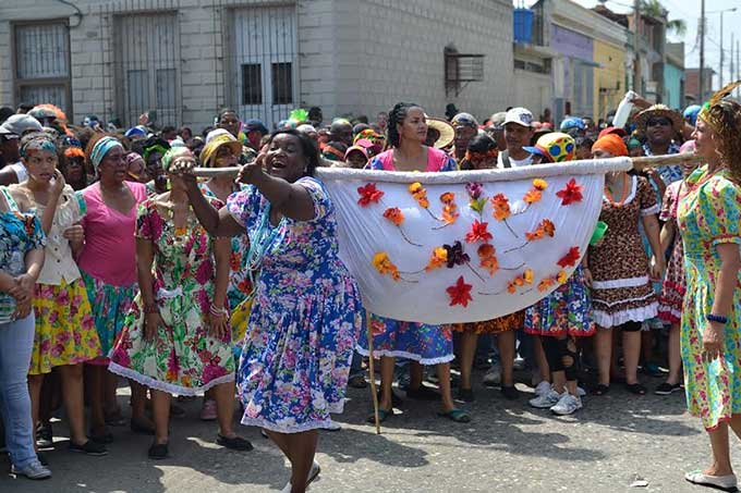 Alcaldía entregó aporte económico para celebración del Baile de La Hamaca