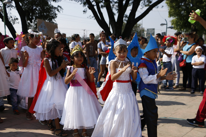 Libertadorenses disfrutaron del desfile “Carnavales Culturales Indestructibles 2017