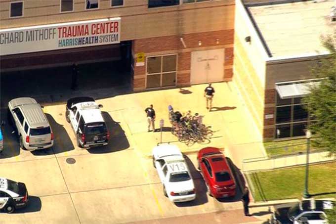 Evacúan un hospital en Texas por disparos de un hombre armado