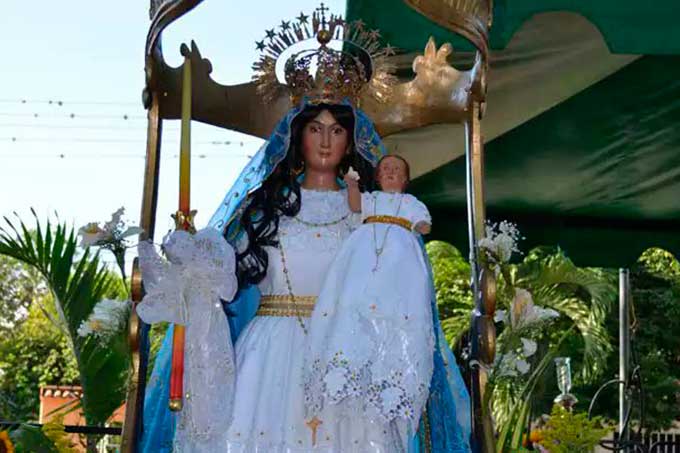 Hoy se celebra las fiestas en honor a la Virgen de La Candelaria