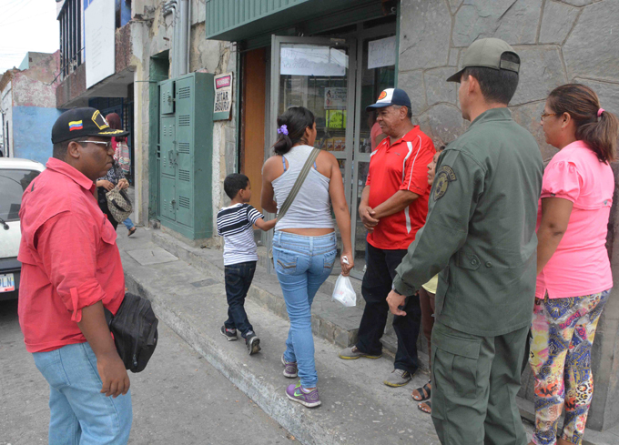 Comercios de Puerto Cabello son supervisados por GMAS