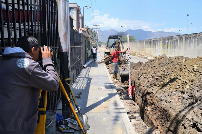 Alcaldía de Guacara construye colector de aguas servidas en Villa Tarento