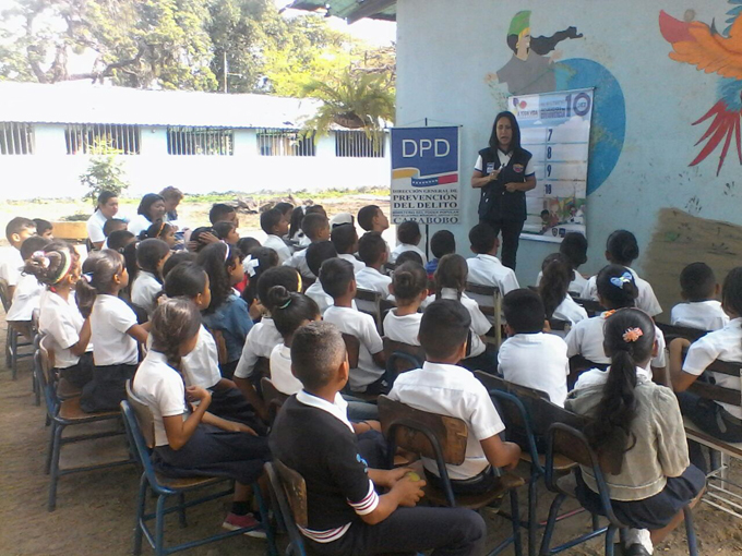 “Decálogos de la Prevención” llegaron a escuelas de Carlos Arvelo