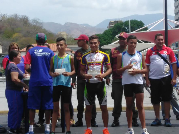 Delegación guacareña destacó al conquistar segundo lugar en Válida Nacional de Duatlón
