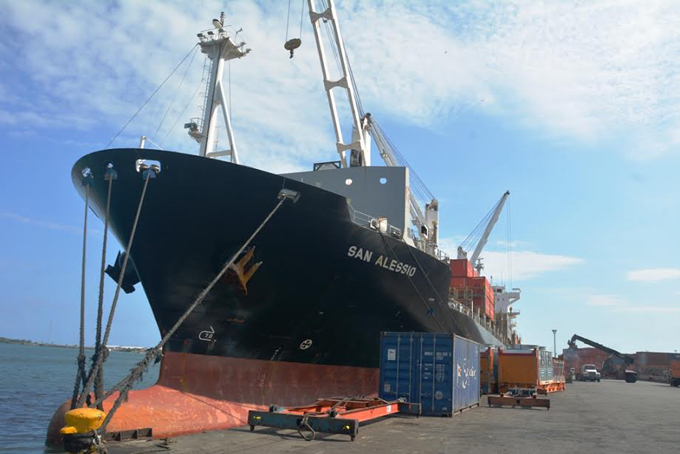 Productos de primera necesidad fueron desembarcados en Puerto Cabello