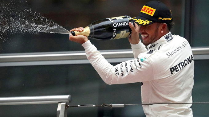 ¡Lo volvió a hacer! Hamilton se llevó el Gran Premio de China