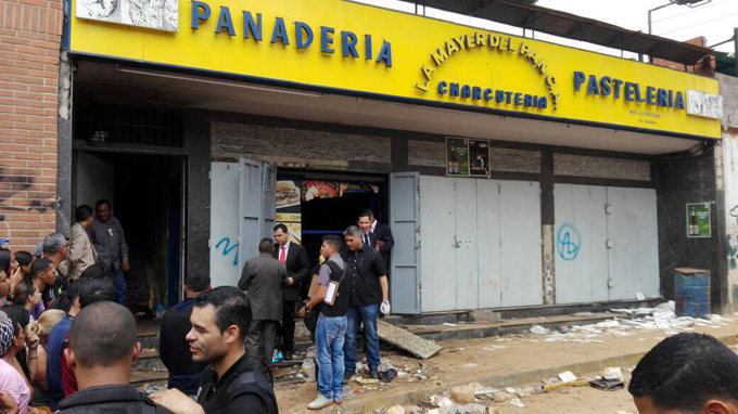 ¡Terrible! Personas que intentaron robar panadería en Caracas murieron electrocutadas