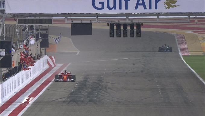 Sebastian Vettel superó a los Mercedes para ganar el GP de Bahréin