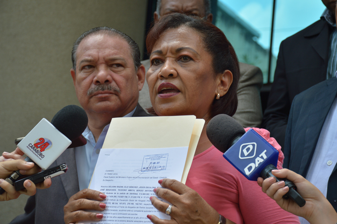 Frente de abogados solicitó al MP investigar a Julio Rivas por acusaciones de Feo La Cruz