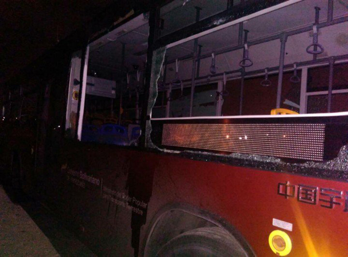 Atacaron autobús del Metro de Valencia