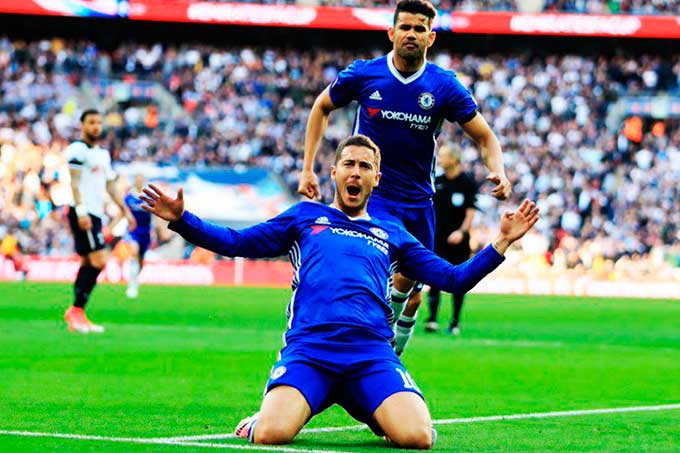 Hazard metió al Chelsea en la final de la Copa de Inglaterra