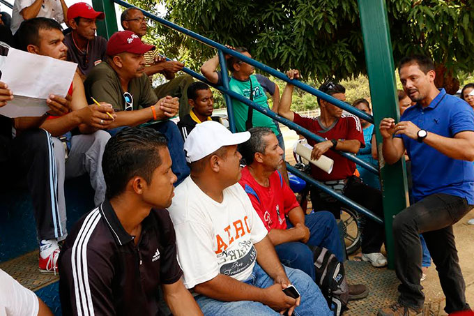 Juan Perozo lideró reunión para garantizar continuidad deportiva en la parroquia Independencia