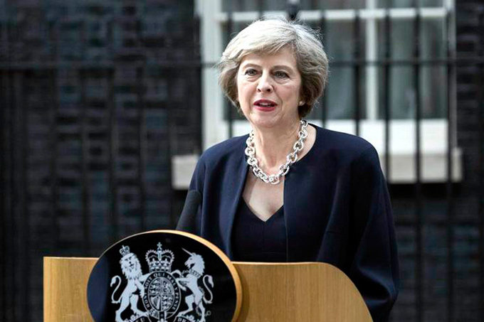 Primera ministra británica exhorta a elecciones anticipadas