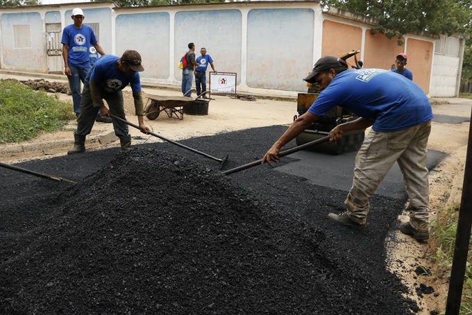 Comunidad Colinas de la Guásima en Tocuyito se benefició con trabajos de asfaltado