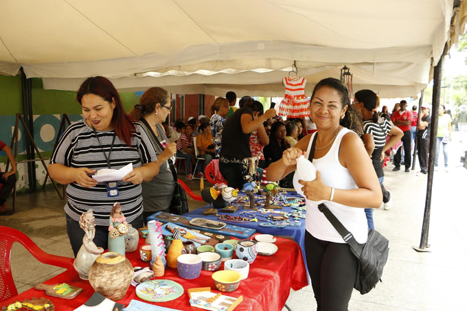 Libertadorenses disfrutaron de Expo Artesanal en motivo al Día de las Madres