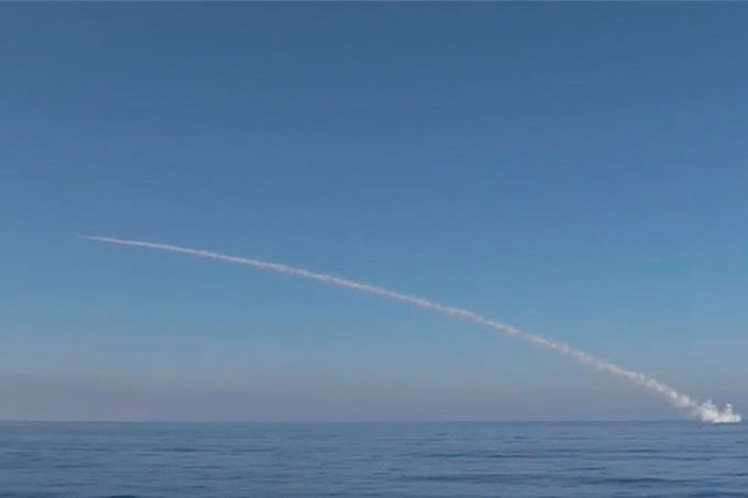 Rusia lanzó misiles contra ISIS desde el Mediterráneo