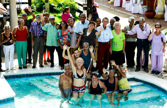 Alcalde Perozo compartió día recreativo con adultos mayores del programa “Pablo Natera”