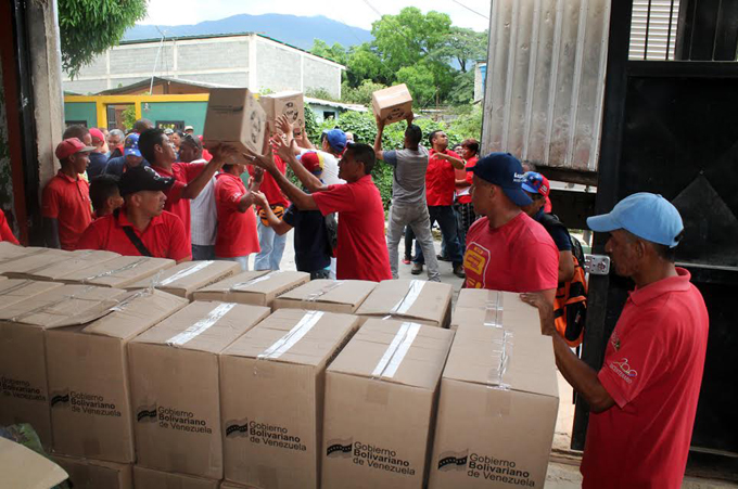 Más de 2 mil 100 familias de Montalbán favorecidas con entrega de alimentos