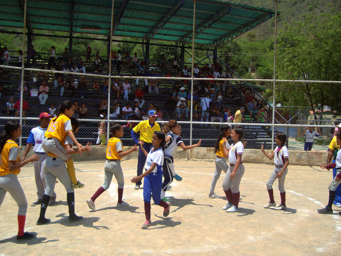 Campeonato Estadal de Kickingball se desarrolla con éxito en Guacara