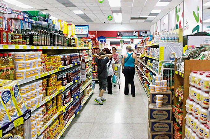 Gobierno ordenó bajar precios de productos que aumentaron
