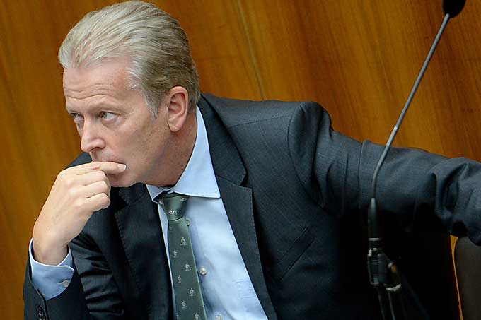Vicecanciller austriaco Reinhold Mitterlehner renunció a su cargo