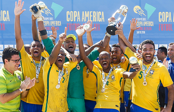 Brasil se convierte en pentacampeón de fútbol playa al vencer a Tahití