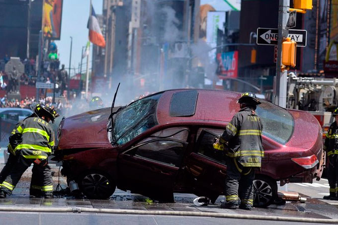 Accidente de tránsito deja un muerto y 22 heridos en NY