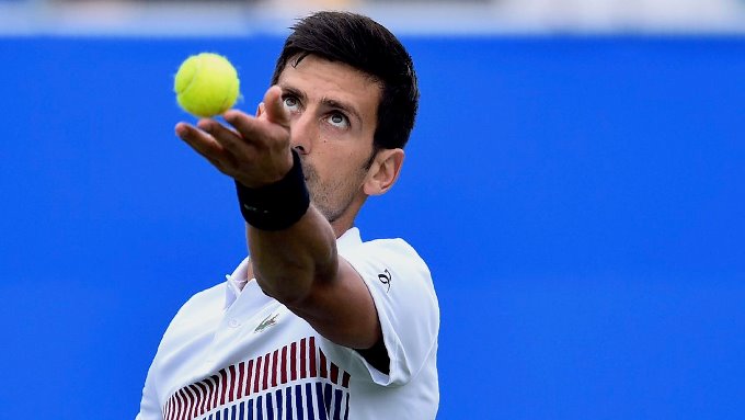 ¡Con buen pie! Djokovic clasificó a los cuartos de final del Eastbourne