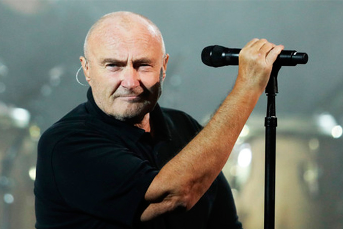 Phil Collins fue hospitalizado tras sufrir una aparatosa caída
