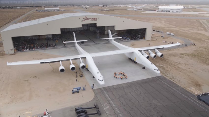 En video: ¡Sorprendente! Presentan el avión más grande de la historia