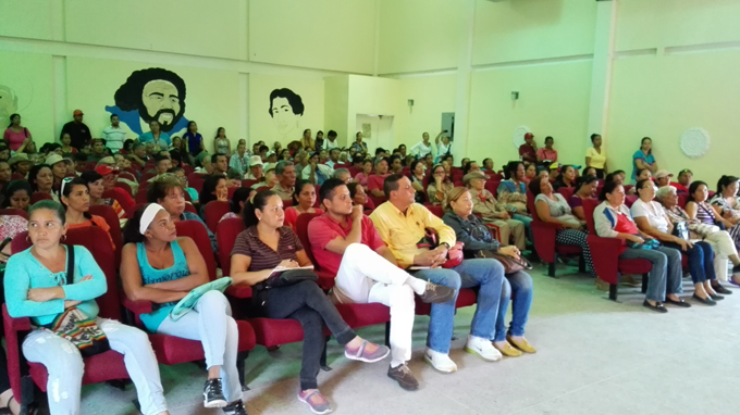 CLAP de Los Guayos debatió proceso constituyente