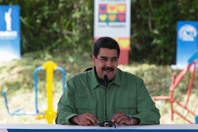 Maduro oficializará este lunes referendo aprobatorio para nueva Constitución