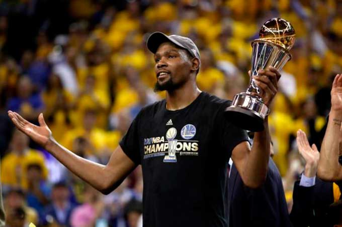 ¡Fue el mejor! Kevin Durant se quedó con el MVP de la NBA