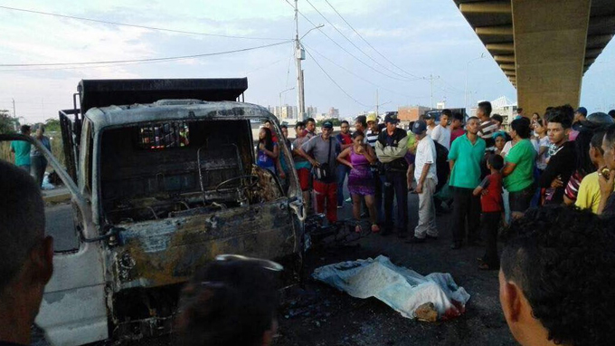 Guarimba dejó un muerto por quemaduras en Maracaibo (+fotos)