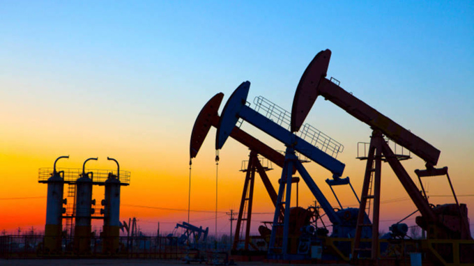 Precio del petróleo alcanza su máximo nivel en más de dos años