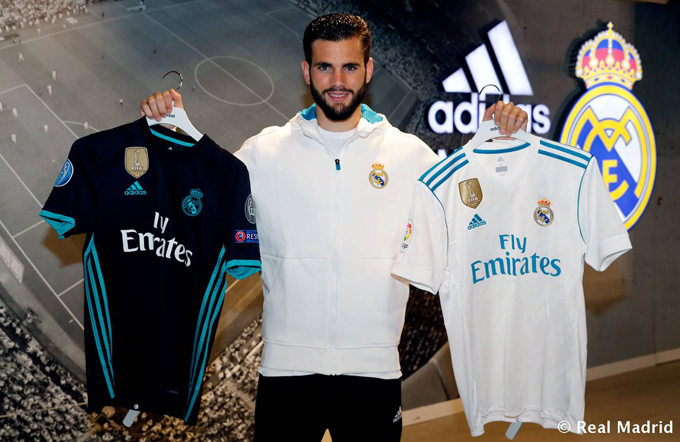 Real Madrid presentó las camisetas para la próxima temporada (+fotos)