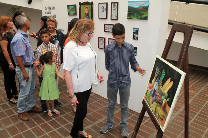 Gestión de Ameliach inauguró exposición “Del Valle Alto, el sueño de un pequeño”