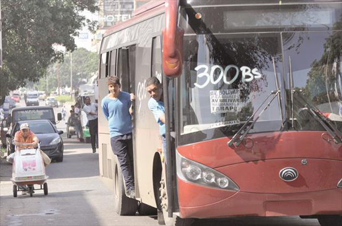 De manera arbitraria transportistas aumentaron pasaje urbano a 300 bolívares