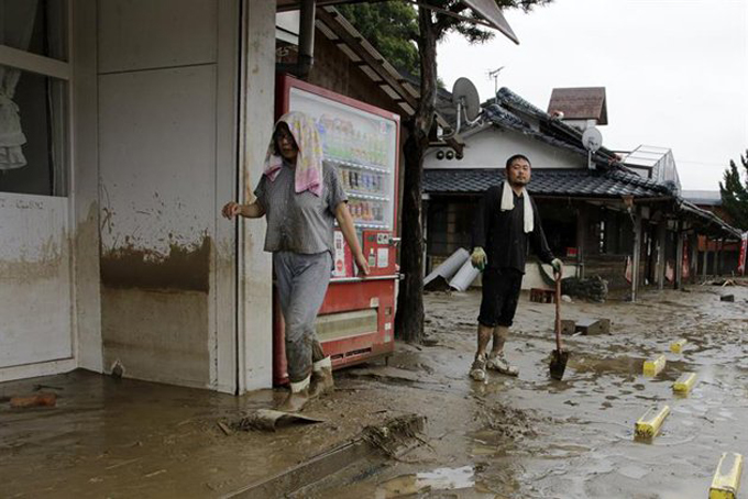 Lluvias en Japón dejaron medio millón de desalojados