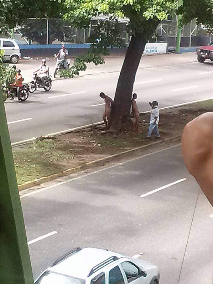 La imagen: vecinos desnudaron a 2 personas en Avenida Fernando Figueredo