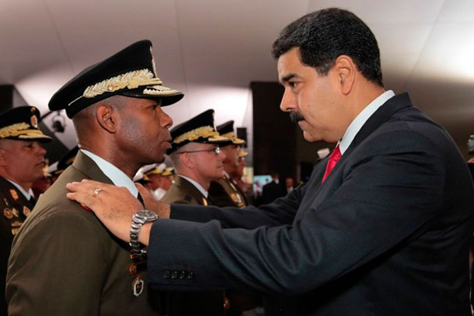 Nicolás Maduro ascendió a oficiales y almirantes de la FANB