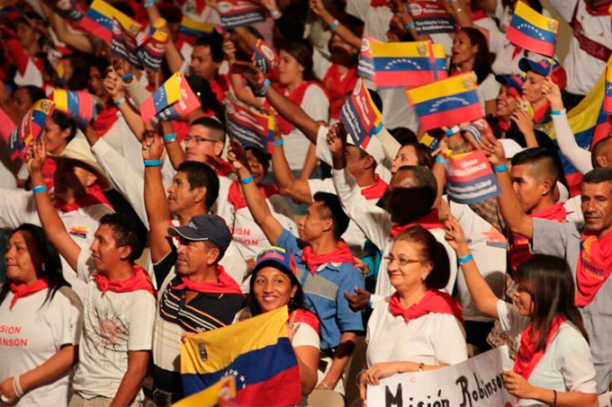 Maduro conmemoró decimocuarto aniversario de la Misión Robinson
