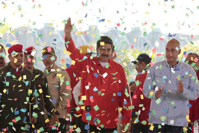 Maduro firmó contrato colectivo de Siderúrgica del Orinoco