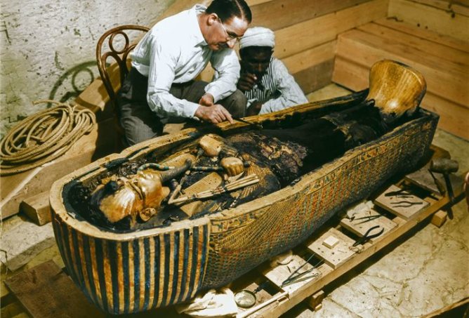 ¡Increíble! Arqueólogo cree haber encontrado tumba de esposa de Tutankamón