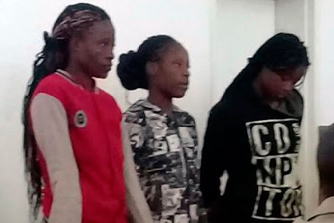 ¡Aberradas! Acusan a 3 mujeres por violar a un pastor en Zimbabue