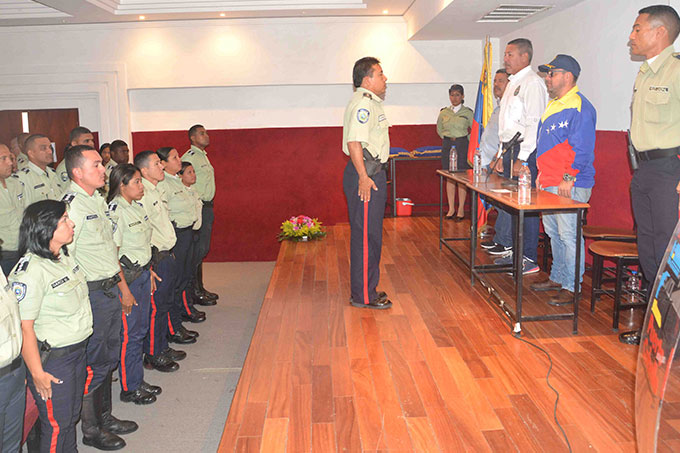 Ascendidos 35 funcionarios del Instituto Municipal de Policías de Puerto Cabello