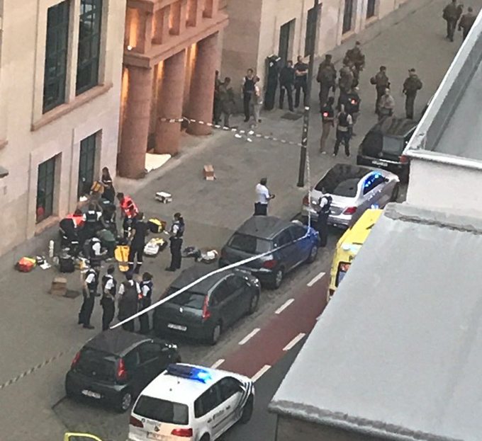 Neutralizan a hombre que atacó con machete a soldados en Bruselas