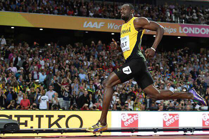 Bolt consiguió clasificar en las semifinales del Mundial de Londres