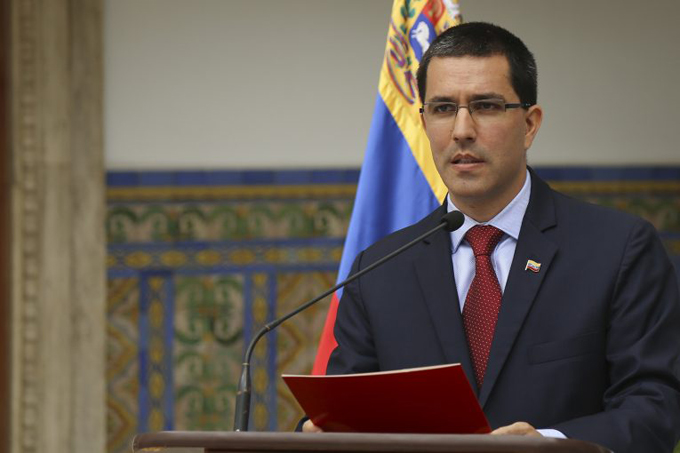 Arreaza denunció a Colombia por proteger la corrupción en Venezuela
