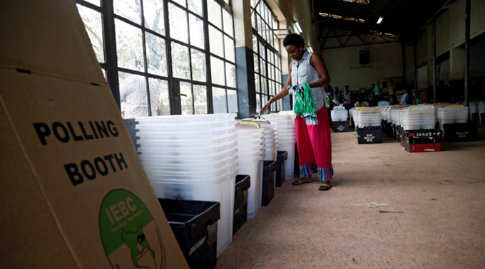 Kenia se prepara para elegir su nuevo presidente este martes